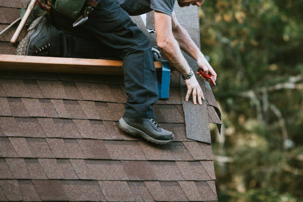 Best Flat Roof Repair Services  in Mishicot, WI